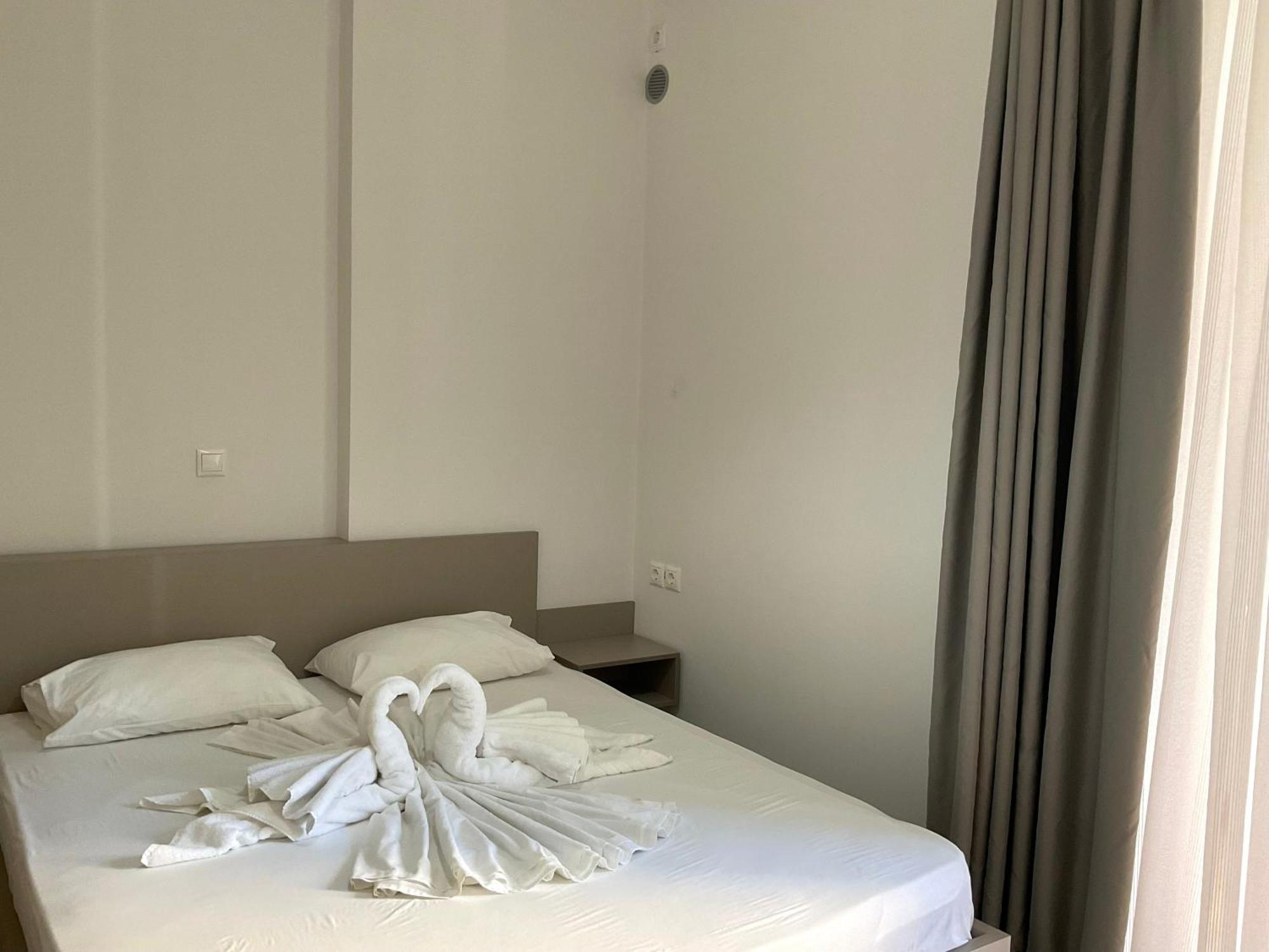 Mojito Beach Apartments With Free Parking Саранда Номер фото