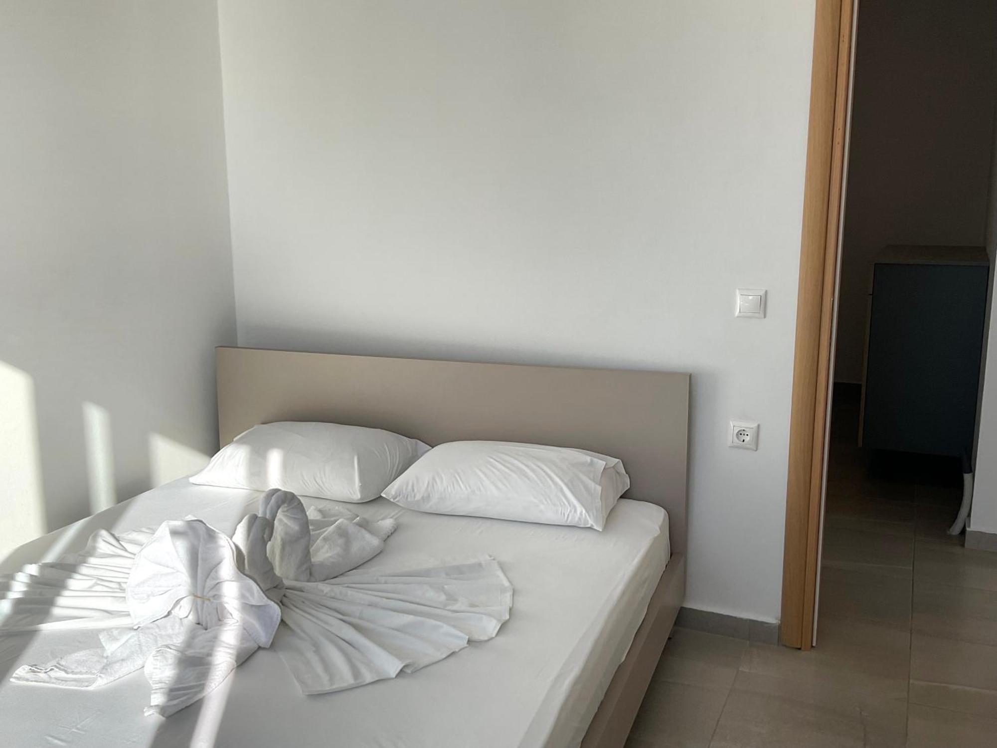Mojito Beach Apartments With Free Parking Саранда Екстер'єр фото