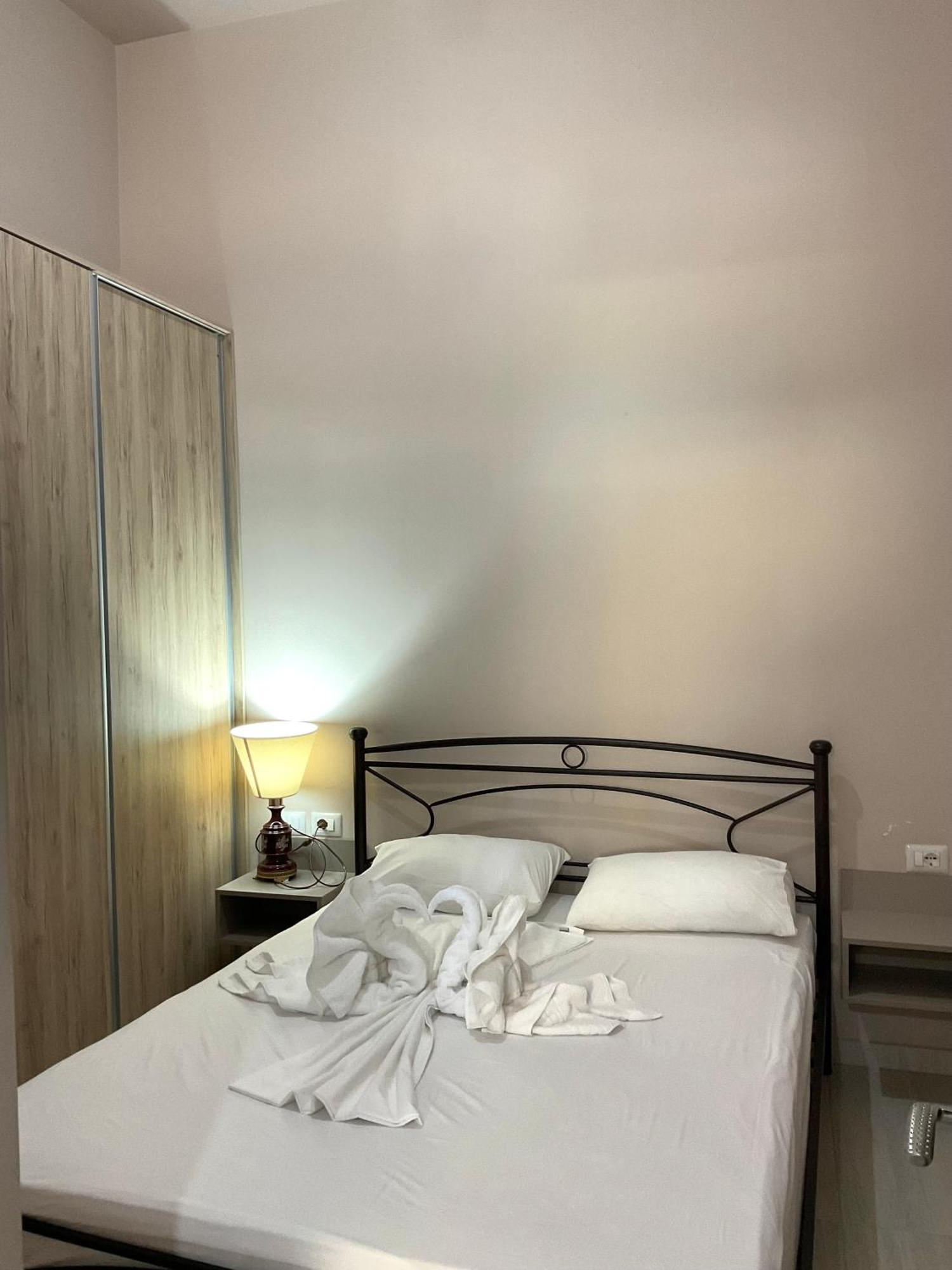 Mojito Beach Apartments With Free Parking Саранда Номер фото